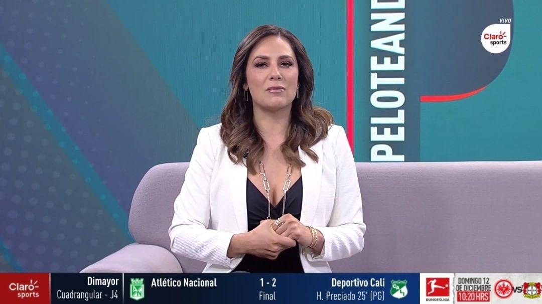 JackieFelixFan's tweet photo. Guapísima @JACKIE_FELIX en #Peloteando 🤍🖤 https://t.co/3Gp8cevse7