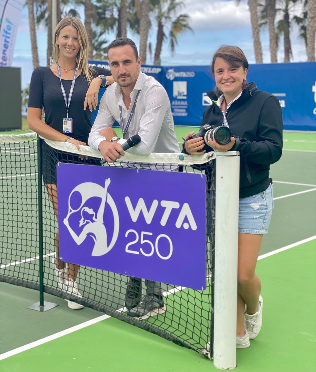 matmosciatti11's tweet photo. Il #TenerifeLadiesOpen organizzato da @meftennisevents vince il premio di miglior torneo @WTA 250 del mondo nel 2021: permettetemi un po' di commozione e altrettanta sorpresa considerando che i responsabili della comunicazione fossero sti 3 📱🎙️📸 #WTAAwards https://t.co/cHoz3QVCNZ