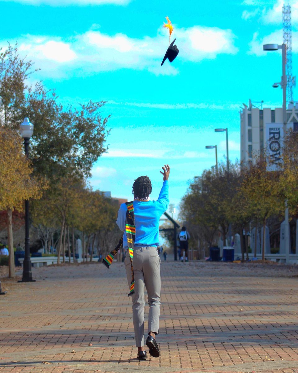 __princ3's tweet photo. 👨🏾🎓 1 day left
.
.
.
“Be strong and courageous. Do not be afraid or terrified because of them, for the LORD your God goes with you; he will never leave you nor forsake you.”
—Deuteronomy 31:6
#JSUAlumni #JSUGraduate #graduating #classof2021 #grad #alumnus #THEEILOVE https://t.co/n0rYXwsYP0