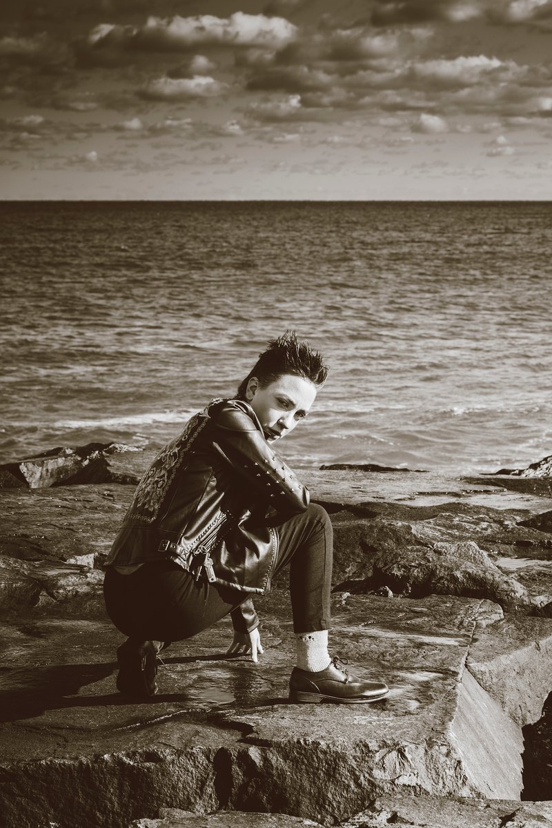 LexiBirdPhotos's tweet photo. "I knew when I asked you to be cool about what I was tellin' you, you'd do the opposite of what you said you'd do." Few things I love more than the beach in the cold. kace_face11 on IG. https://t.co/SLxujvouW8