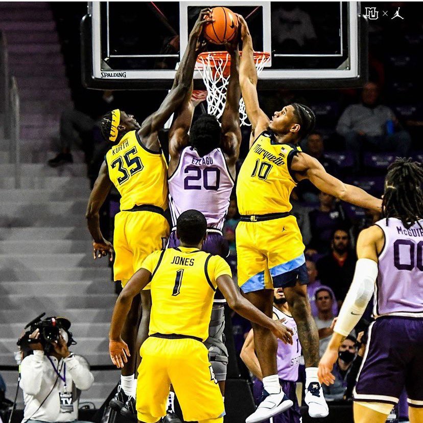 One of the cooler photos I've seen of #mubb <a href="/MarquetteMBB/">Marquette Basketball</a>