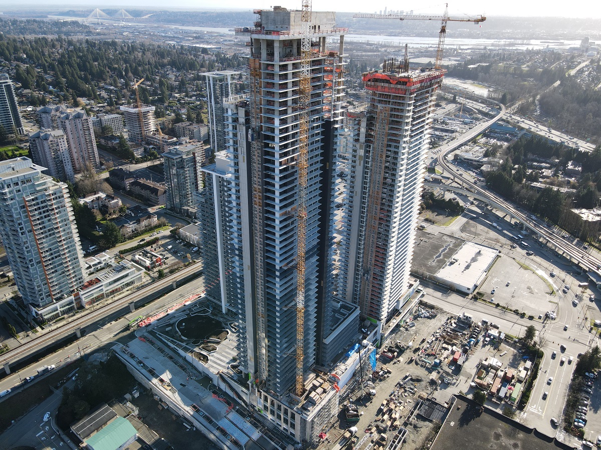 GBLArchitects's tweet photo. Check out the latest construction progress photos of 
@TCOLougheed
 by 
@ShapeProperties
Tower #1 has now topped off.
Photos by ITC Construction
More on the project:  
https://t.co/SM6Z8T11St  @GlotmanSimpson 
#gblproject #mixeduse #residential #commercial #retail https://t.co/PcK9TccEQQ