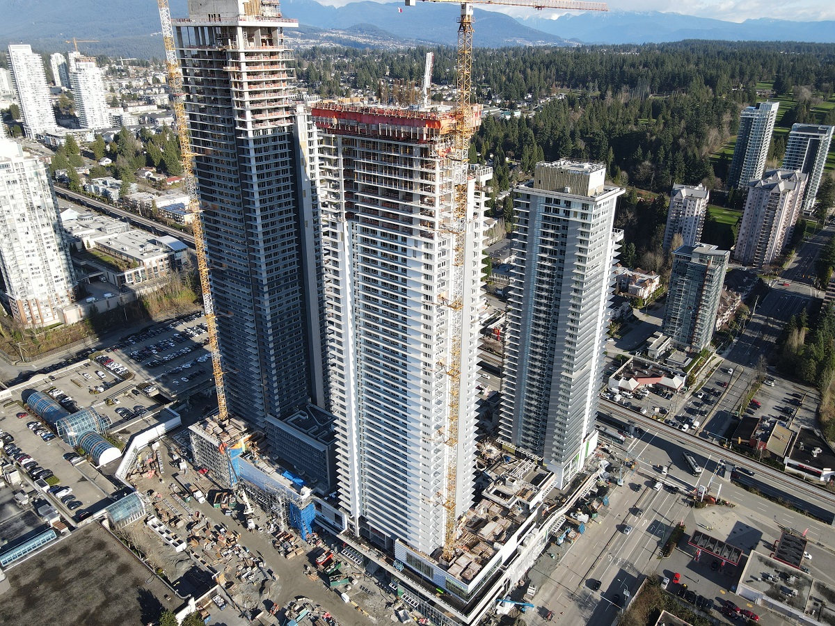 GBLArchitects's tweet photo. Check out the latest construction progress photos of 
@TCOLougheed
 by 
@ShapeProperties
Tower #1 has now topped off.
Photos by ITC Construction
More on the project:  
https://t.co/SM6Z8T11St  @GlotmanSimpson 
#gblproject #mixeduse #residential #commercial #retail https://t.co/PcK9TccEQQ