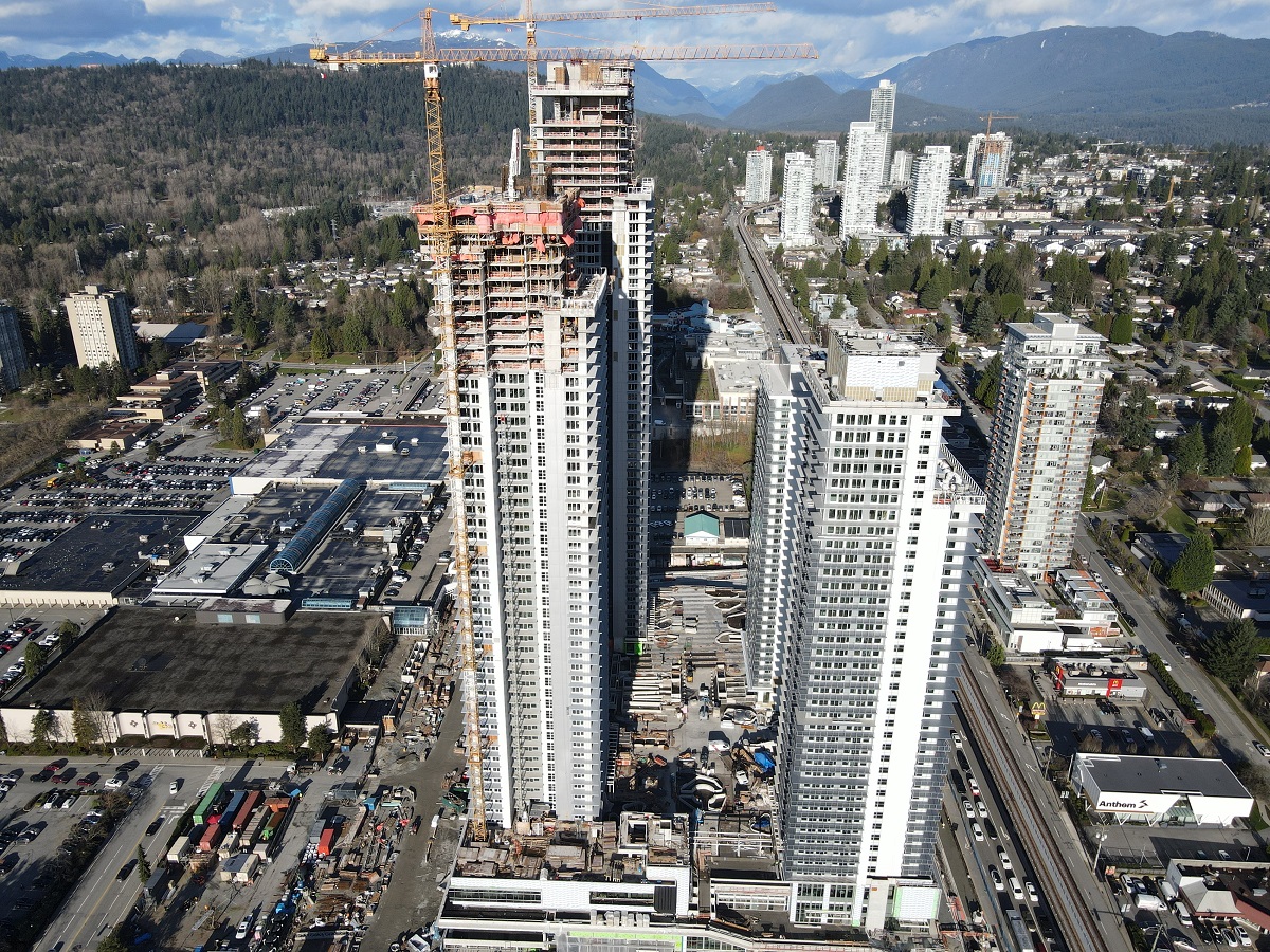 GBLArchitects's tweet photo. Check out the latest construction progress photos of 
@TCOLougheed
 by 
@ShapeProperties
Tower #1 has now topped off.
Photos by ITC Construction
More on the project:  
https://t.co/SM6Z8T11St  @GlotmanSimpson 
#gblproject #mixeduse #residential #commercial #retail https://t.co/PcK9TccEQQ