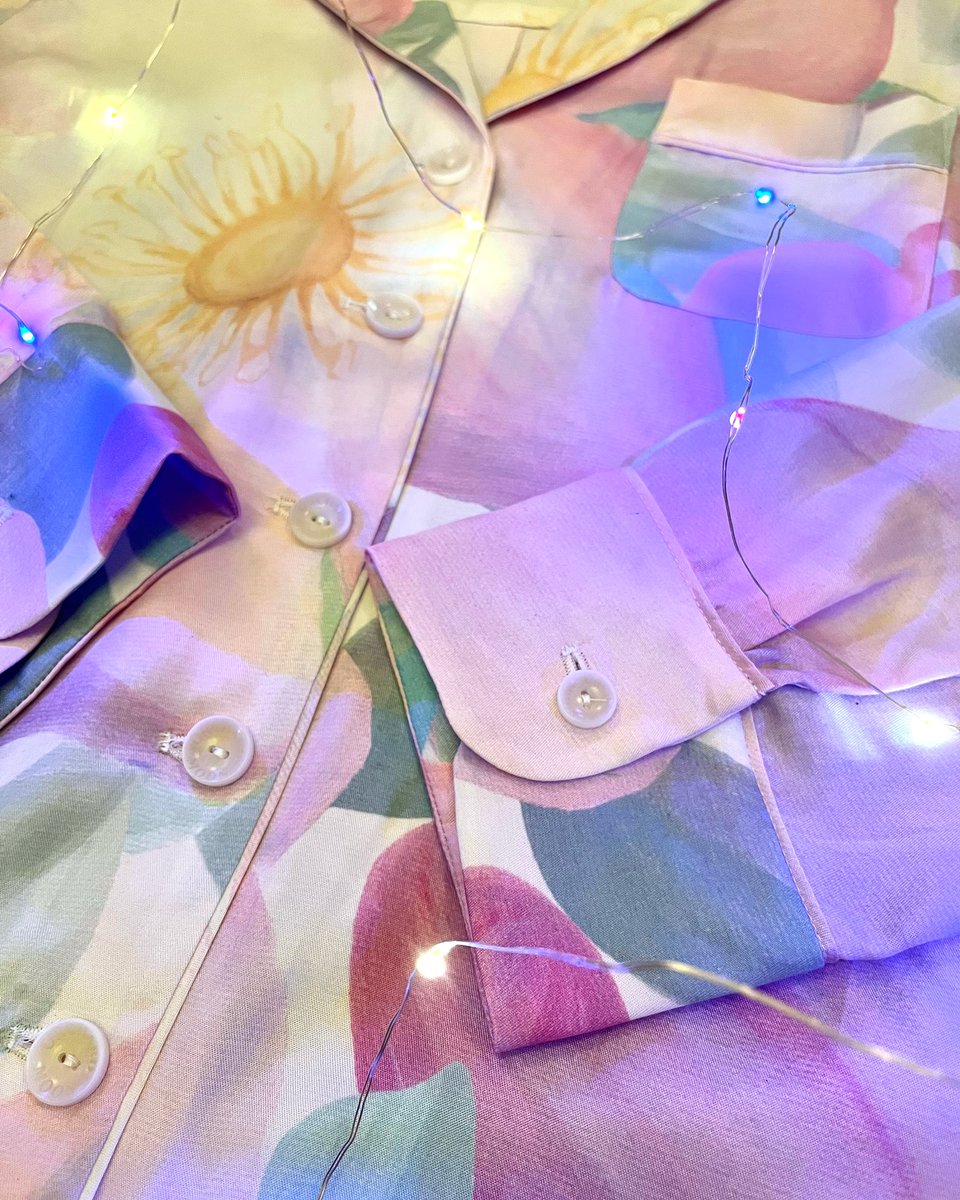 OrchardMoon's tweet image. Get that new pyjama glow
#orchardmoon #colourfulchristmas #floralpyjamas #shopsmall #luxurypyjamas #loungeinstyle #luxuryloungewear #sustainableluxury #christmaspjs #pjsallday #christmasgifts