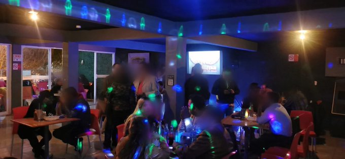 &iquest;A qui&eacute;n voy a ver en la noche de Jueves de ambiente en las alitas? Va a estar muy divertido!!!  DJ,<a href="/tag/cdmx"class="tags"><span>#cdmx</span></a>