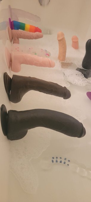 How do you wash all your toys? https://t.co/mwpihoKbiU