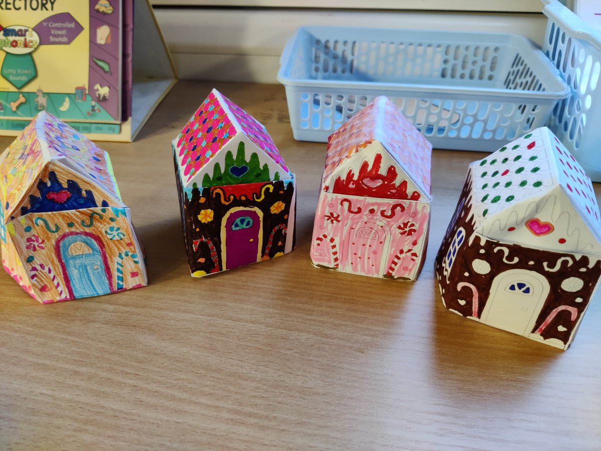 continuingmyedu's tweet photo. Some great craft activities (these were Christmas ones but there are lots) designed by @em_chadwick on Etsy. Download, print and do!

All on a piece of A4, no glue or sellotape needed!

#primaryrocks #educhat
 https://t.co/9qgwKH3xYT https://t.co/oitOhRe0lN