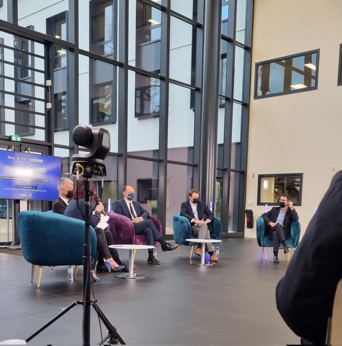 juliette_jarry's tweet photo. Ce matin, la prospective était à l'honneur au @CampusRegion avec des interventions riches et variées autour des (re)localisations industrielles, de la micro électronique, des biomédicaments ou encore de l'hydrogène ... @LaTribuneEvents #TLFLyon https://t.co/NrTyFgbx7n
