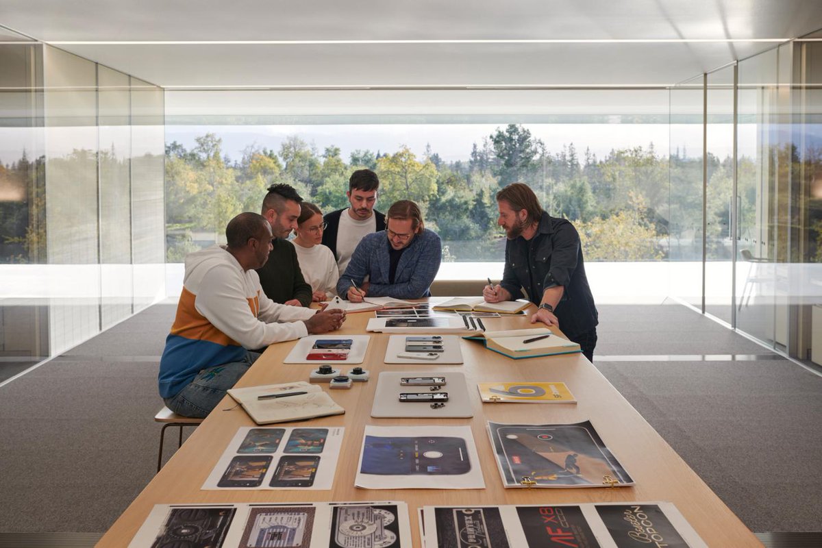 wallpapermag's tweet photo. Inside Apple Park: in this world exclusive, Wallpaper* was granted unprecedented access to the Apple Design Team. Designed by Foster + Partners, the campus opens onto a large park, planted with 9,000 trees. Read more: https://t.co/WhVhgLmLQe https://t.co/QV0shk8O9I