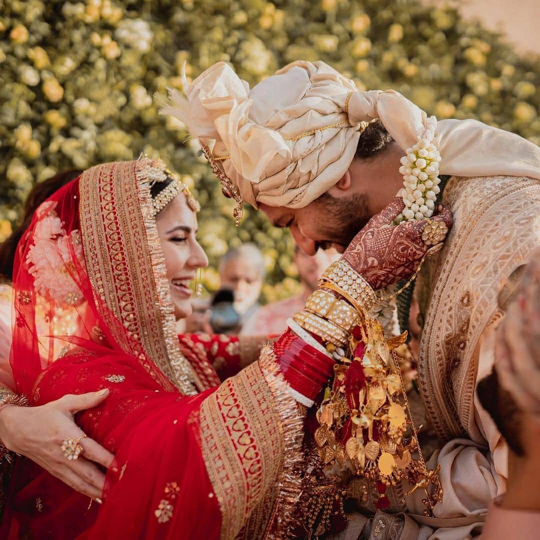 BarbiesWarrior4's tweet photo. Congratulations dear Katrina Kaif .
Can't believe this finally got married happy married life.
God bless you.
Still can't believe 🫀
#KatrinaVickyKiShadi #KatrinaKaif #VickyKaushal https://t.co/TSt9sP3NP4