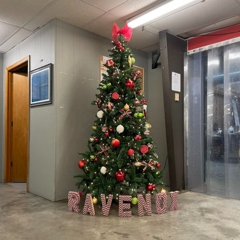 RavenoxUSA's tweet photo. Who says a factory can't be festive?! Preparing for the holidays with our Christmas Rope out front! #happyholidays #festivefactory #madeintheusa
https://t.co/w9Q2pjooPE https://t.co/X1OiEPlGkh