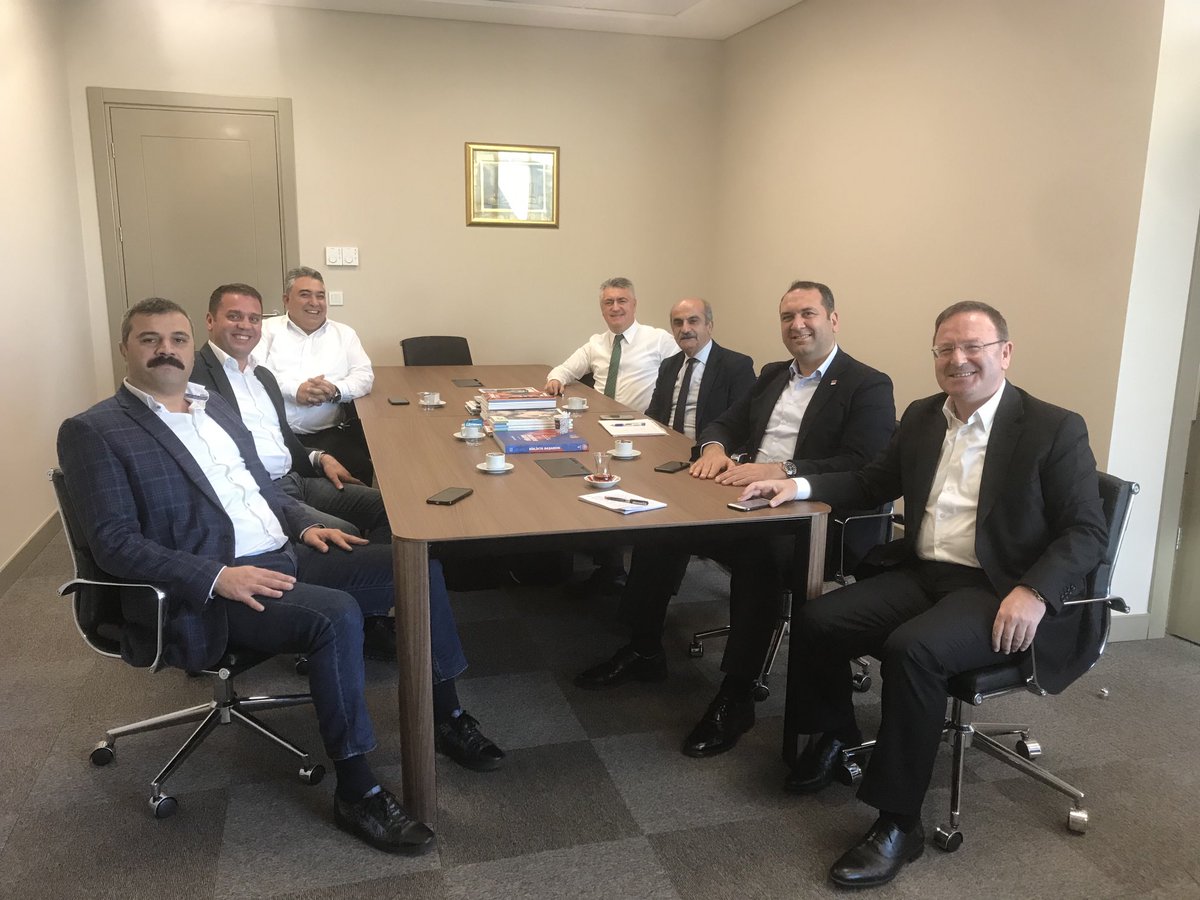 İl başkan yardımcımız ⁦<a href="/UmittKoral/">ümit koral</a>⁩ ,ilçe başkanımız ⁦<a href="/Cihanilim/">Cihan İlim Yeşildağ</a>⁩ meclis üyelerimiz ⁦<a href="/orhancakiribb/">Orhan ÇAKIR</a>⁩ ⁦@klipselektrik⁩ ,yöneticimiz  A.Yavuz ve  İBB Başkan danışmanımız ⁦<a href="/TONGUCCOBAN/">Tonguç Çoban</a>⁩ ile Kağıthane’nin sorunları ile ilgili bir toplantı gerçekleştirdik