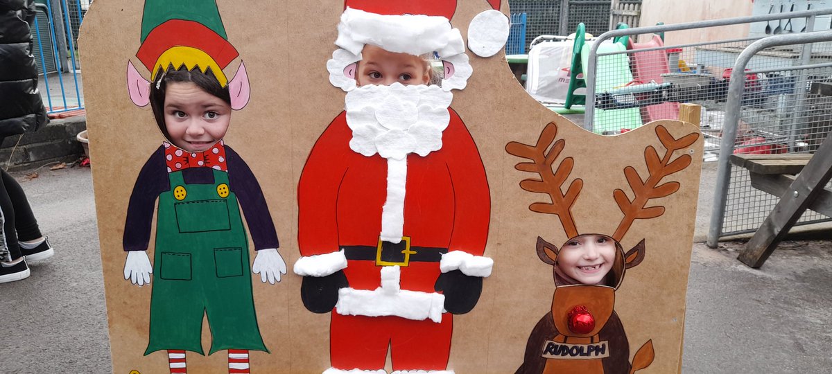 CraigfelenP's tweet photo. #cfp34 kicked off Winter Wonderland this morning with the fun games! https://t.co/ObLLprocOs