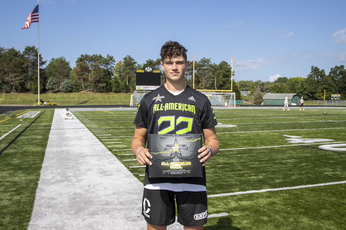 AABonNBC's tweet photo. Mr. Football ✅ 

2022 All-American Drew Allar (@AllarDrew) has been named Mr. Football in the state of Ohio. 

#WeAre 🦁 

#AABXXII 🇺🇸

#AllAmericanBowl 🏈 https://t.co/4G1RBmJ3ev