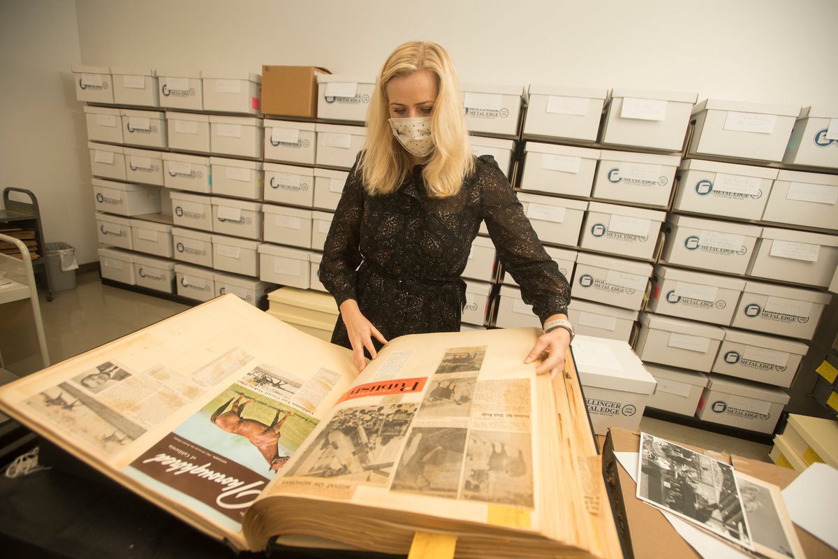 WKKAHL's tweet photo. The Pomona community newspaper La Nueva Voz wrote an article about the @Fairplex donation to Cal Poly Pomona Special Collections and Archives:  https://t.co/itqZWKEKaR
#CPP #CPPLibrary #CPPSpecColl #WKKAHL #LaNuevaVoz #Pomona #PomonaHistory https://t.co/UBe3e88eh6