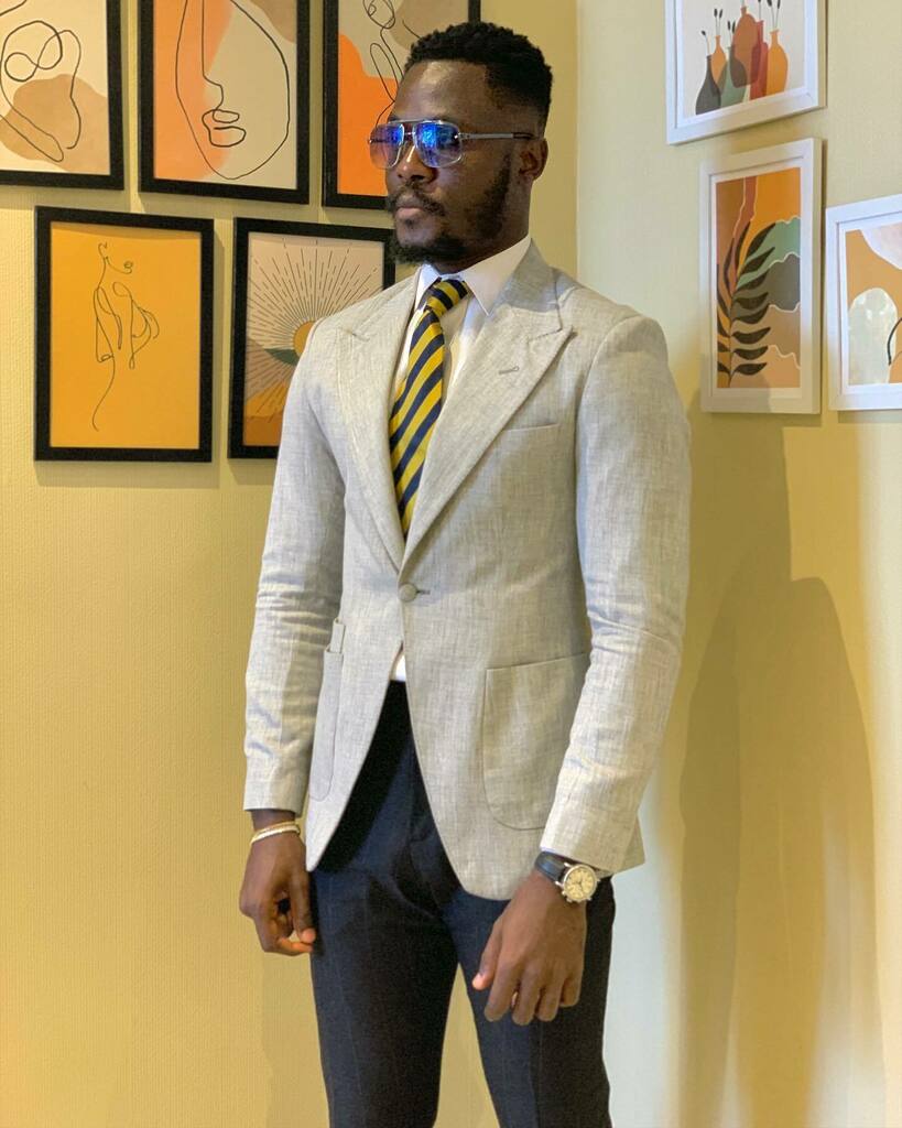 _KingCoal's tweet photo. Nothing beats a well tailored suit.

Get 10% off your purchase. Discount lasts till the end of the year. 

#kingcoal #lltk #stylevitae #bellanaijastyle #suitsharks https://t.co/cDhTmXWScR https://t.co/QzQSin6jd5