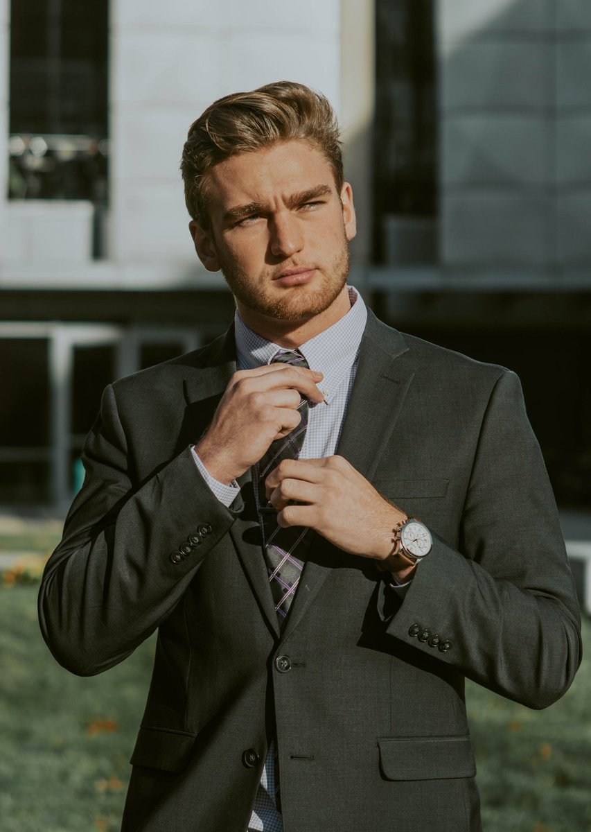 NetworkedLive's tweet photo. Dressing for success provides many professionals with a more powerful sense of presence and can help you feel like the best version of yourself! Check out these "power dressing" tips:

https://t.co/O0AI8ndQeJ

#DressForSuccess
#PowerDressing https://t.co/EyqPmEZivW