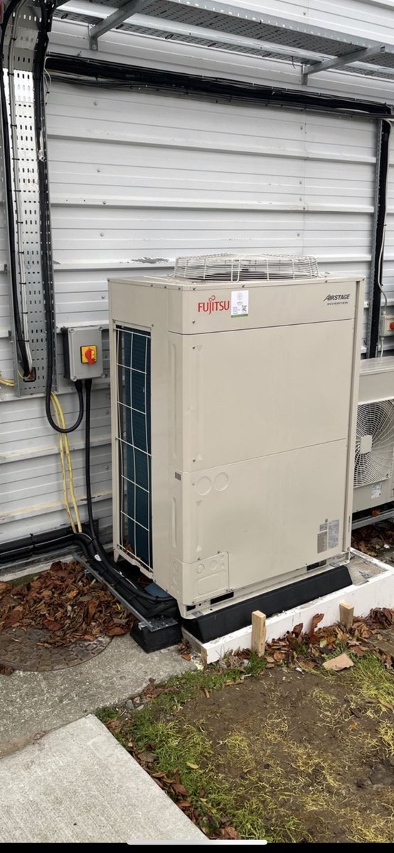 CompleteAir's tweet image. Top class installation today in a pharmaceutical plant in Bray. Great to be involved in this project. Fujitsu VRF &amp;amp; DX 🔬
.
.
#airconditioning #hvac #heating #hvaclife #airconditioner #ac #hvacservice #cooling #aircon