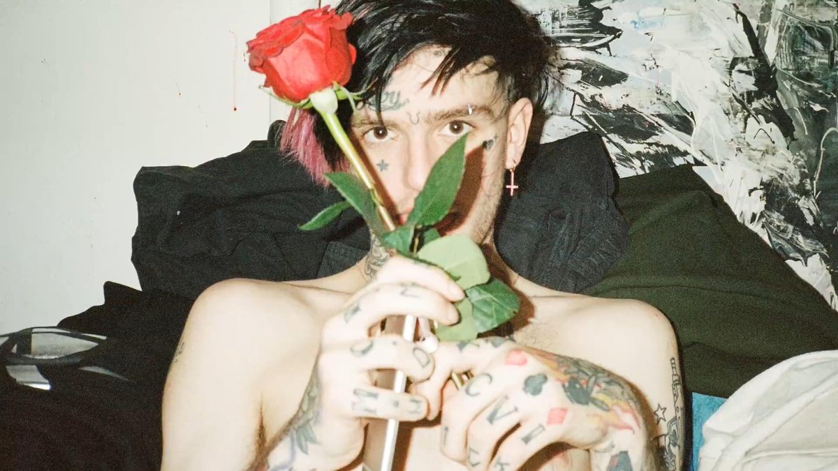 vinicius_shawty's tweet photo. Rt if you love Lil Peep ❤️ https://t.co/orLfnt0ULG