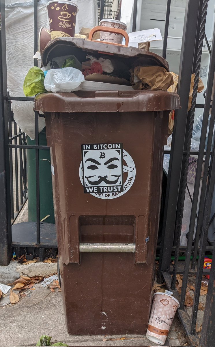 MelinAnders's tweet photo. When you're into Bitcoin but have yet to figure out this whole composting thing. https://t.co/a7D6pEQ1X9