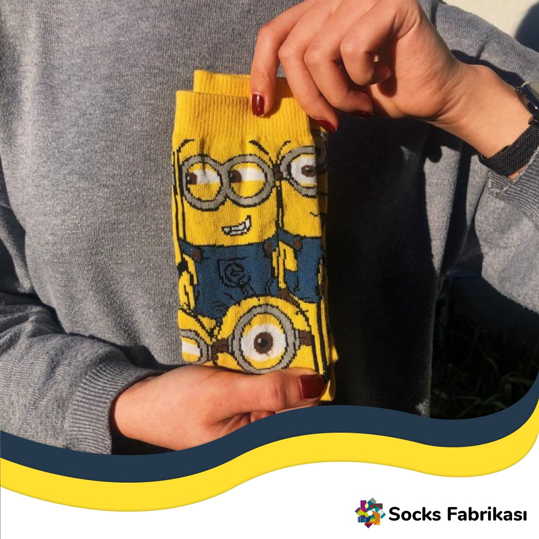 🤓Sportif görünüşüne minions ile farklı bir hava kat. 👟💛 
socksfabrikasi.com

#outfit #aksesuar #socks #sporgiyim