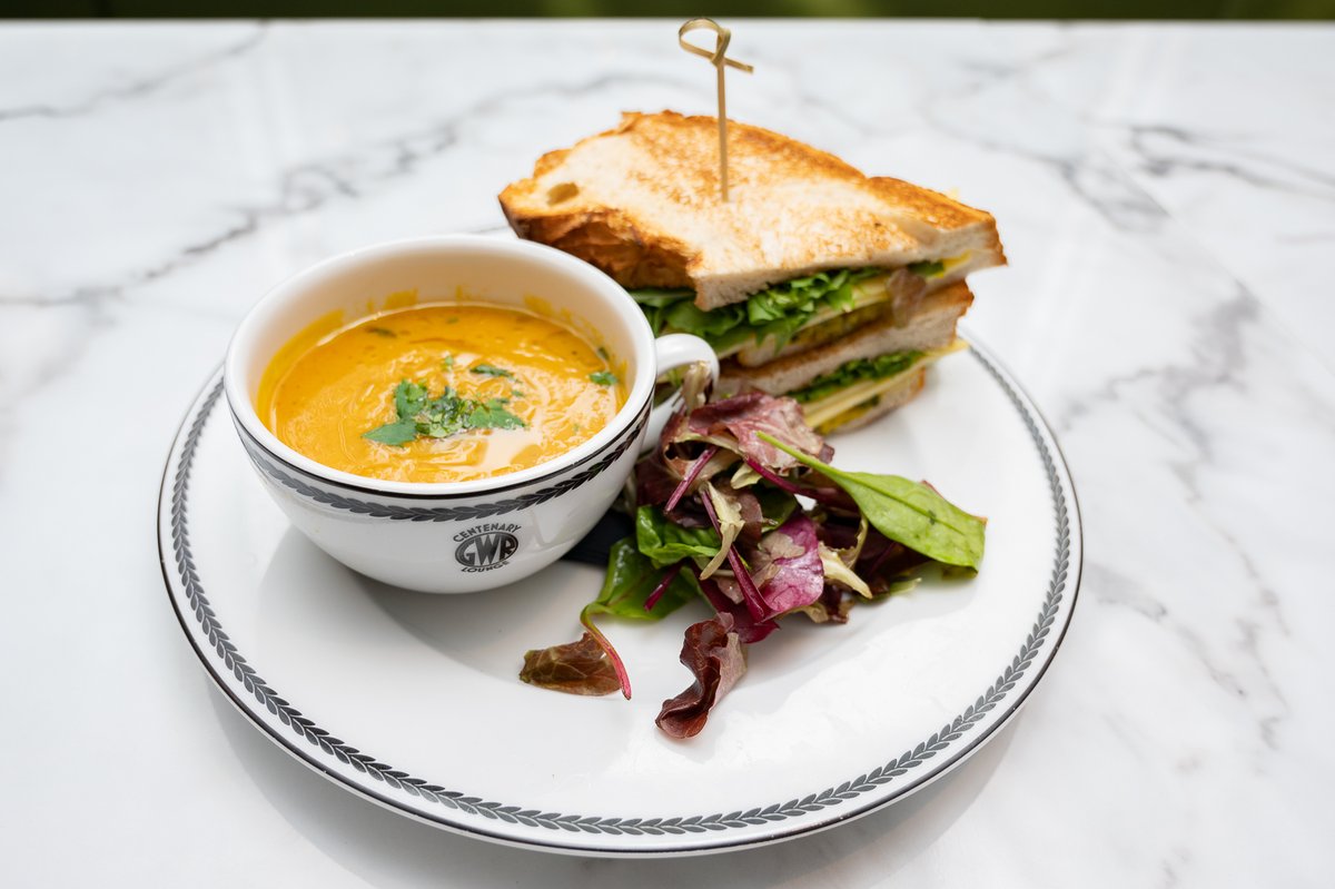 CentenaryLounge's tweet photo. Pop by this weekend for our Sandwich &amp; Soup Combo 😋 #WorcestershireHour #lunchstop #placestoeat https://t.co/lOXty9T0eI https://t.co/mj0OgdP1tc