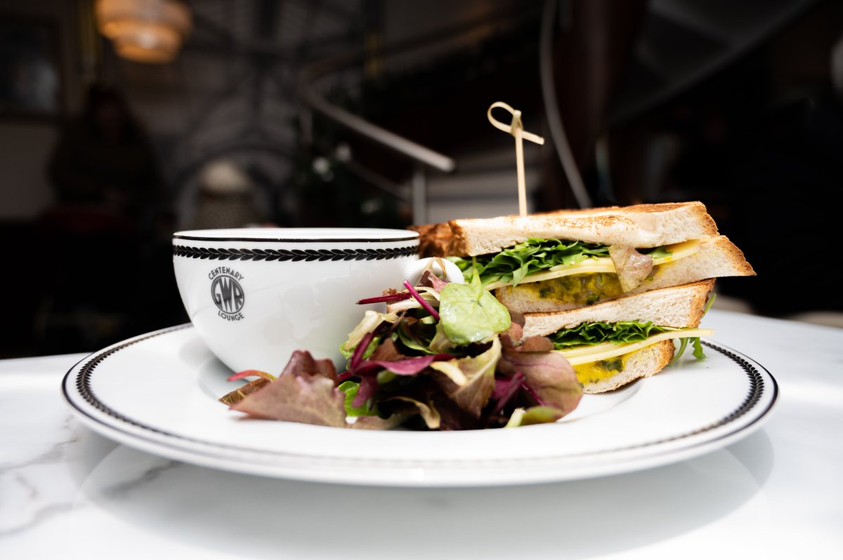CentenaryLounge's tweet photo. Pop by this weekend for our Sandwich &amp; Soup Combo 😋 #WorcestershireHour #lunchstop #placestoeat https://t.co/lOXty9T0eI https://t.co/mj0OgdP1tc