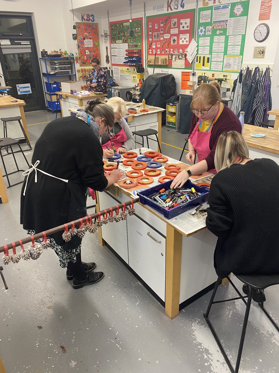 HighfieldLA's tweet photo. Our Highfield family are working hard in Bill's Kindness Corner.  Lots of smiles as our staff create cards and decorations for local community groups. #Service #LeadingMyCommunity #WeAreHighfield #WeAreStar https://t.co/NVmmOCtcoA