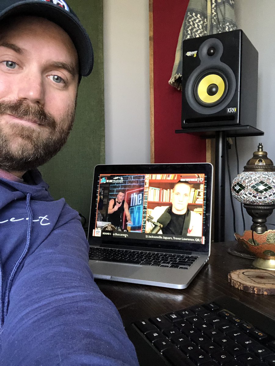 Congrats <a href="/PatMcAfeeShow/">Pat McAfee</a> and the boys! Watch every day. Very well deserved!! #pmsfanduelfamily