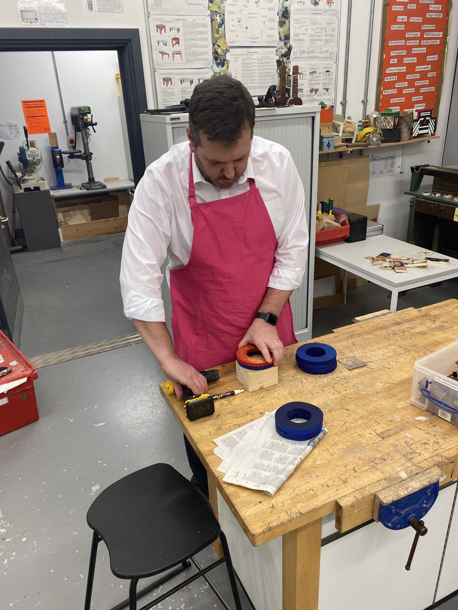 HighfieldLA's tweet photo. Our Highfield family are working hard in Bill's Kindness Corner.  Lots of smiles as our staff create cards and decorations for local community groups. #Service #LeadingMyCommunity #WeAreHighfield #WeAreStar https://t.co/NVmmOCtcoA