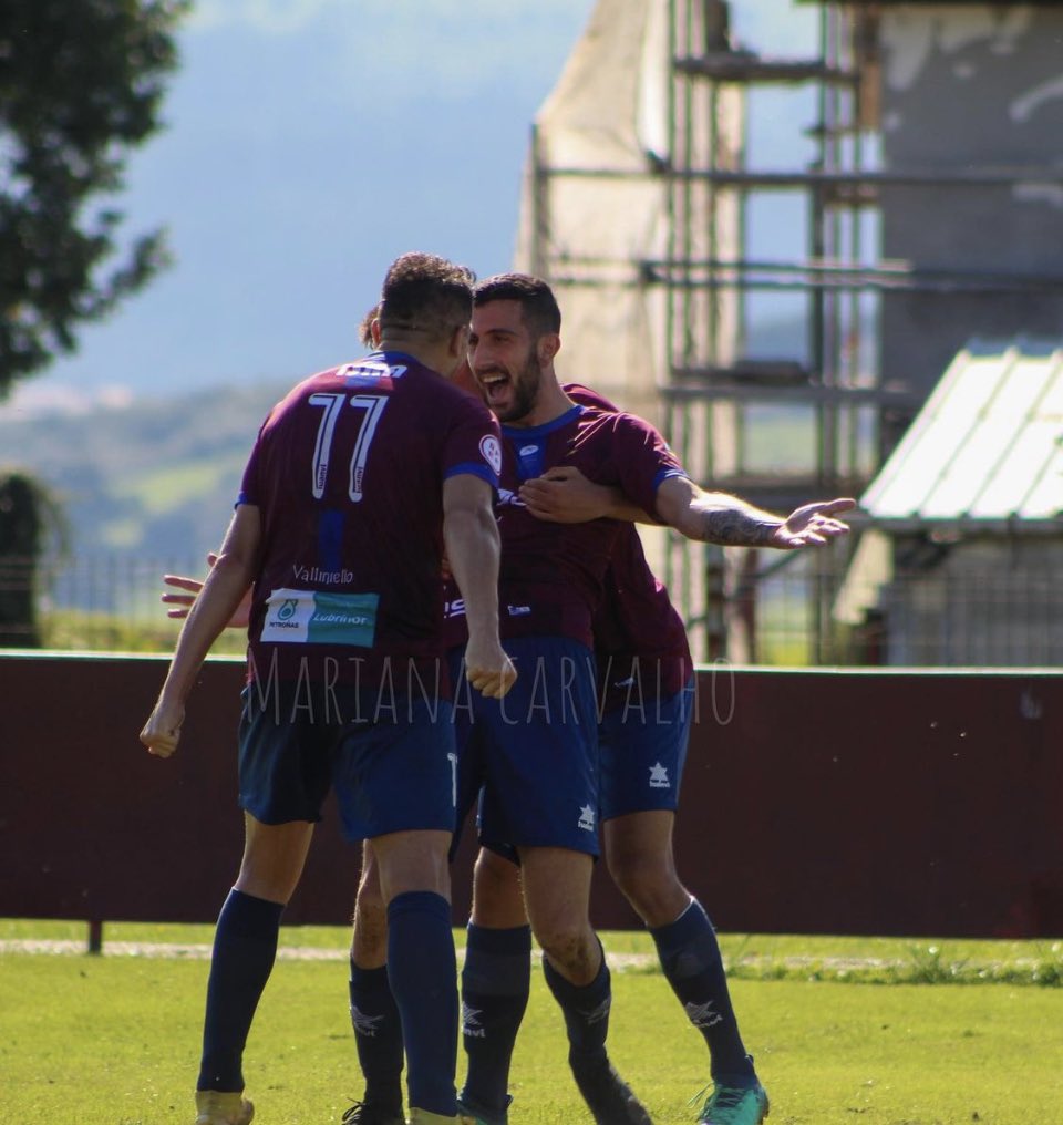 SDNavarroFCofi's tweet photo. Queremos sentirlo de nuevo ⚽️ 🔵🔴 #NavarroCF https://t.co/bXeCgEoviN