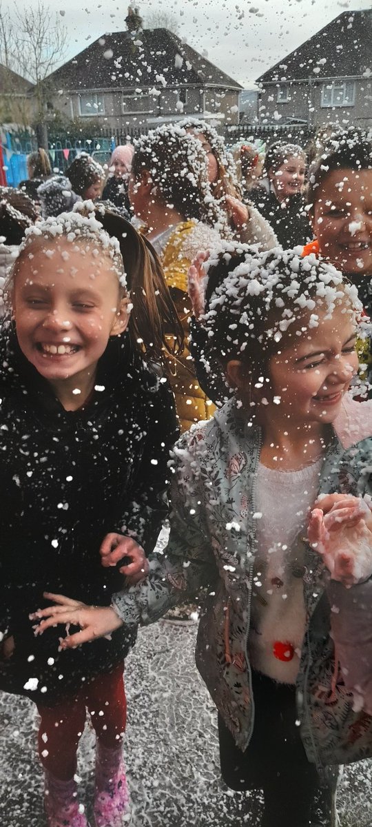 CraigfelenP's tweet photo. We loved the snow! #cfp34 https://t.co/vrBh5VzyI9