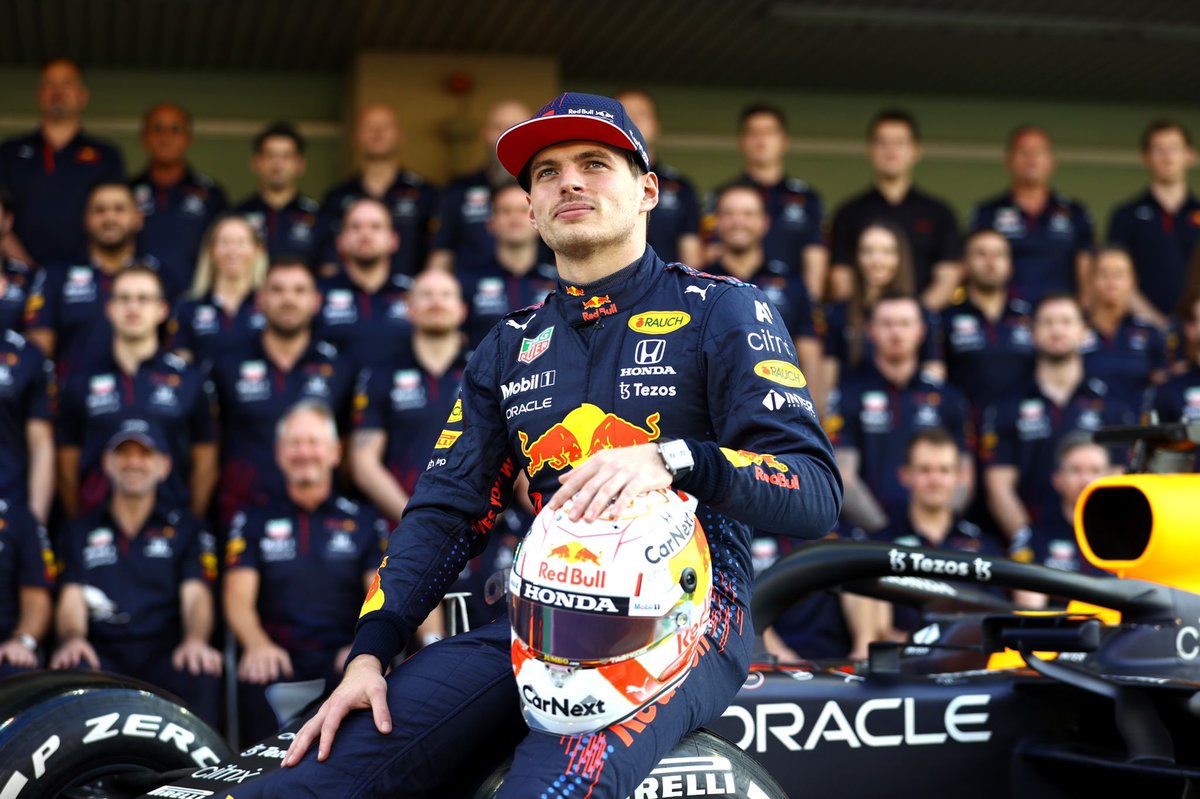 Marouschka21's tweet photo. @Max33Verstappen dit weekend word jouw weekend!🦁 het is je gegund, wij doen het supported de rest is aan jou! Voor ons ben je de  #champion #comeLion🦁 @redbullracing https://t.co/ntXnsuspus