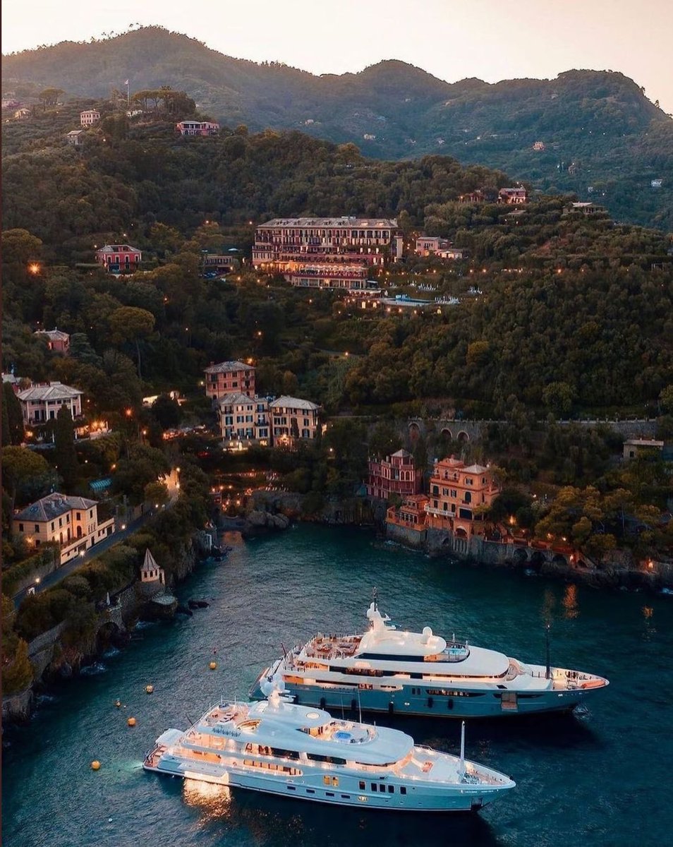 W0rld2026's tweet photo. Positano, Italy https://t.co/su4LOc53XI