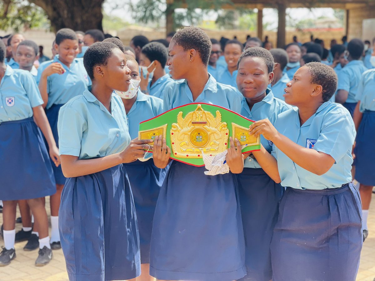 maryeetey_gs's tweet photo. It was very excited today at my formal school La Presbyterian Senior High to show up my National Title belt..
#winbase
#boxingeye
#teamaryeetey
#GhanaBoxingAuthority
#NationalChampion
#lapresec
🇬🇭Proudly Ghanaian🌟🥰🙏🏿🥰 https://t.co/tsMAOX1bqR