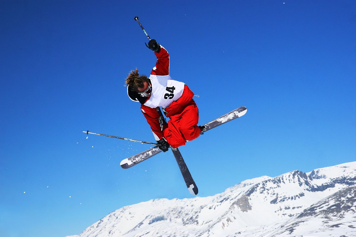 SIRCtweets's tweet photo. Ski resorts in Ontario & Quebec could be faced with winters that are too short to remain economically viable within 50-60 years if current emissions trends aren’t curbed. @UWaterloo @maddyjorr @SportEcoGroup #SportforClimateAction https://t.co/OEHUP4Zqtw https://t.co/e1puRORQIm