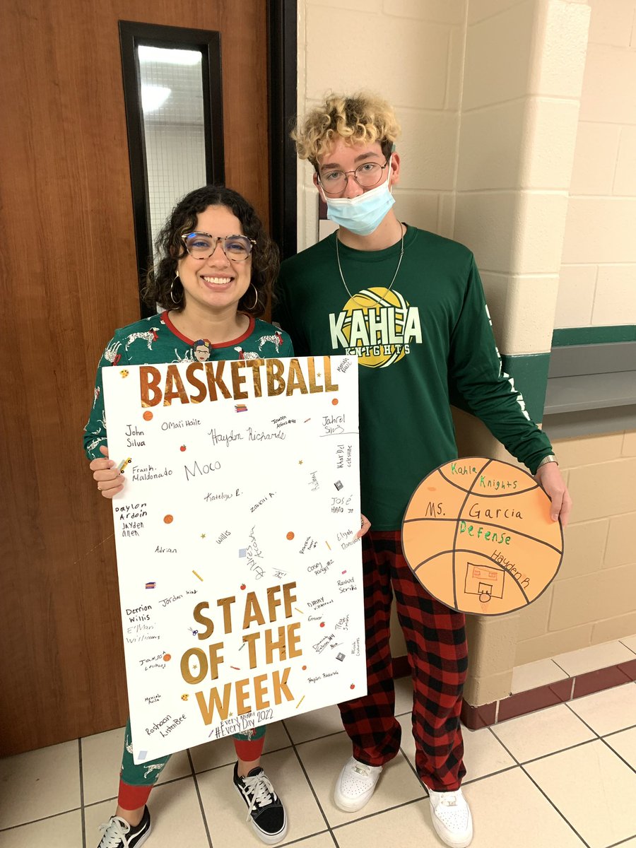 senoritagarcia_'s tweet photo. Christmas Pjs Day 🎄&amp; a sweet nomination from a star athlete AND student!  #12KnightsofChristmas https://t.co/wualLfDChu