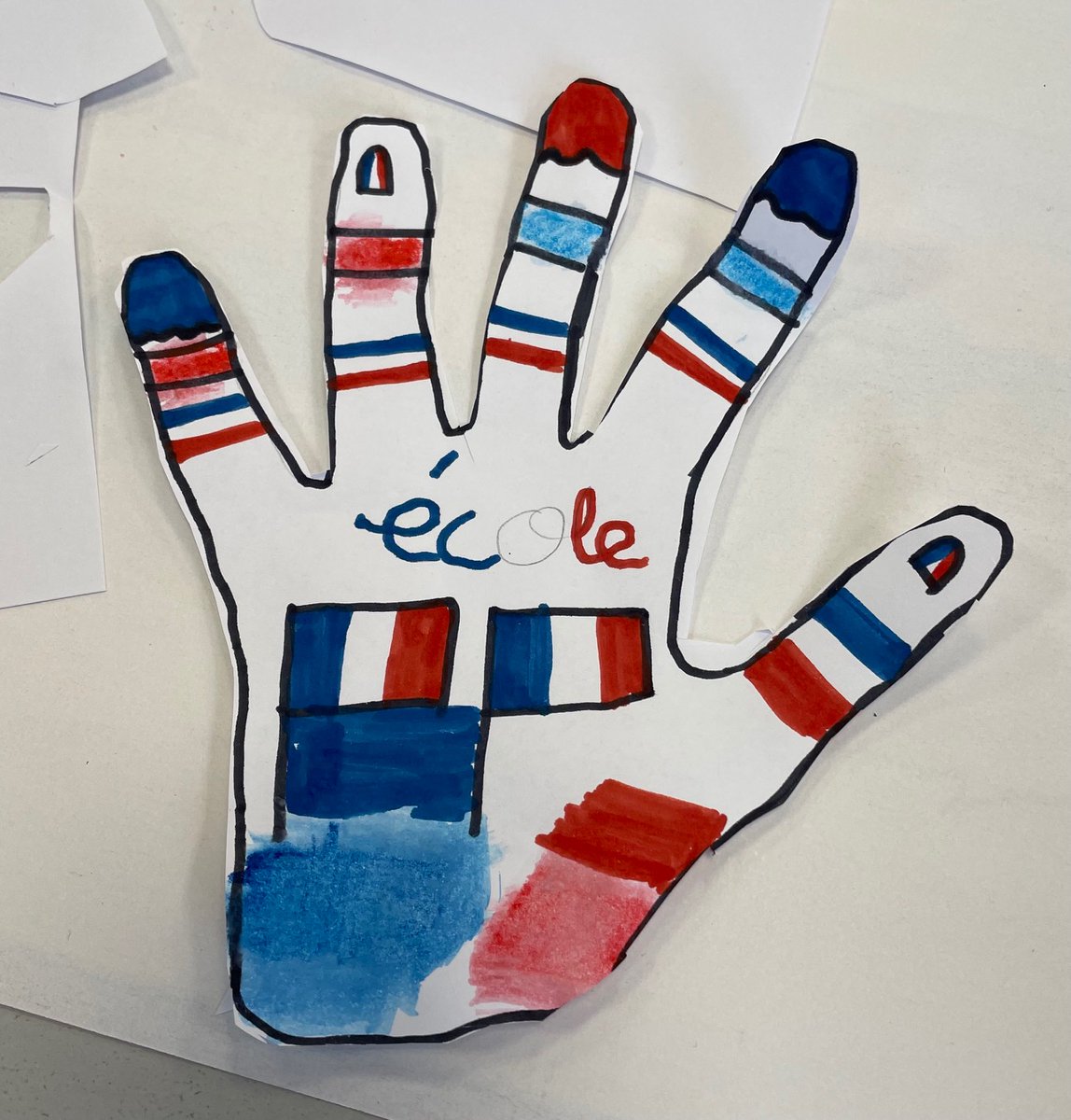 DSDEN17's tweet photo. Déplacement de Mme la DASEN et @Prefet17 à l'école élémentaire de #Clavette pour la #JournéeNationaleDeLaLaïcité
Promouvoir et transmettre les valeurs de la République à l'école
👏aux élèves pour la réalisation d'une fresque collective 🇫🇷
@acpoitiers @BndicteRobert https://t.co/uj7CL6zU1i