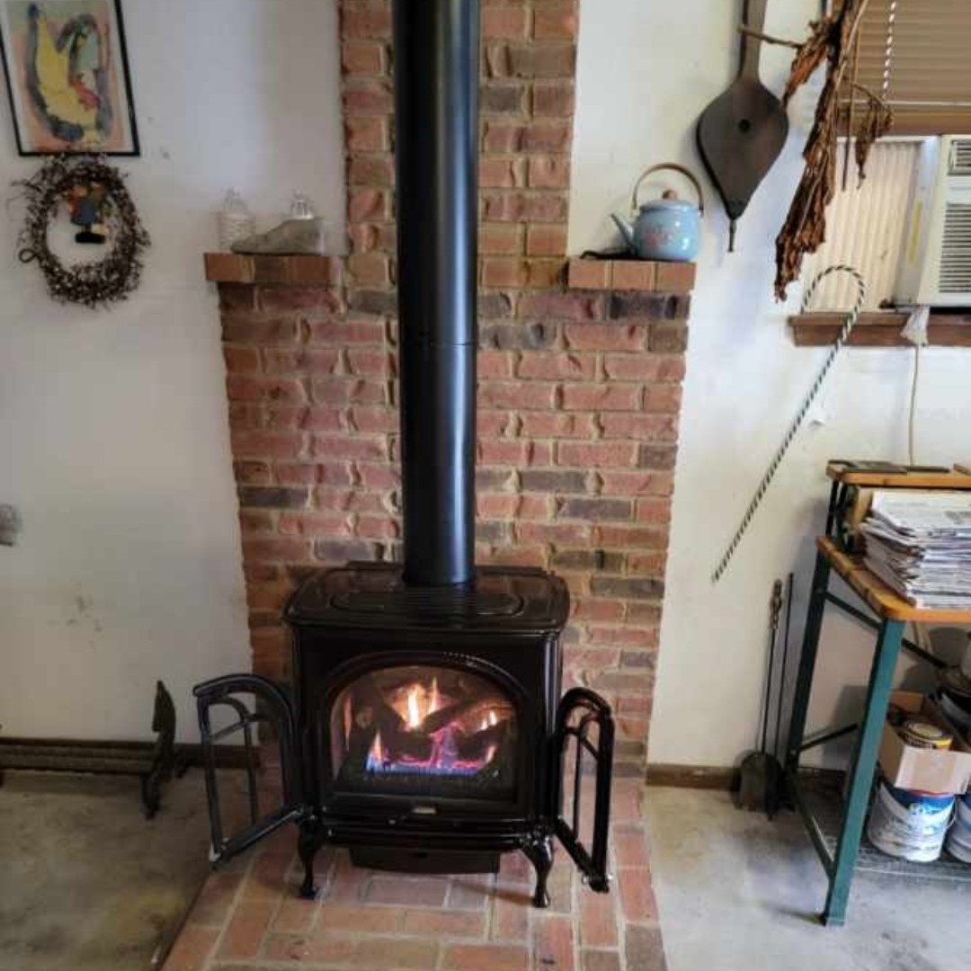 HugYourHome's tweet photo. Check out this beautiful gas stove that one of our technician installed earlier this week! Check the last photo to see what it originally looked like. 👀👌🔥 https://t.co/0EpzeYCTma