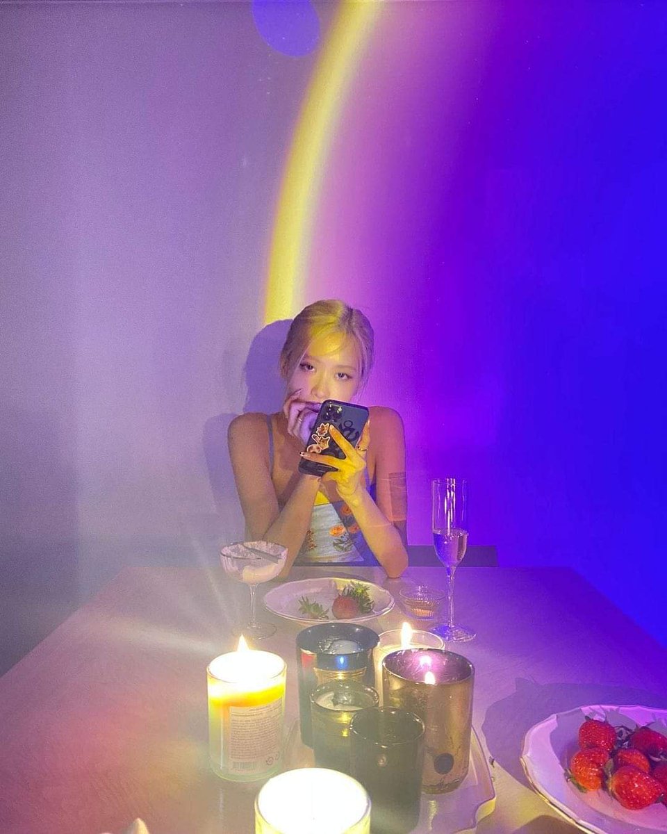 follow mình với mọi người ơi!!
I vote #MAMAVOTE #rosé