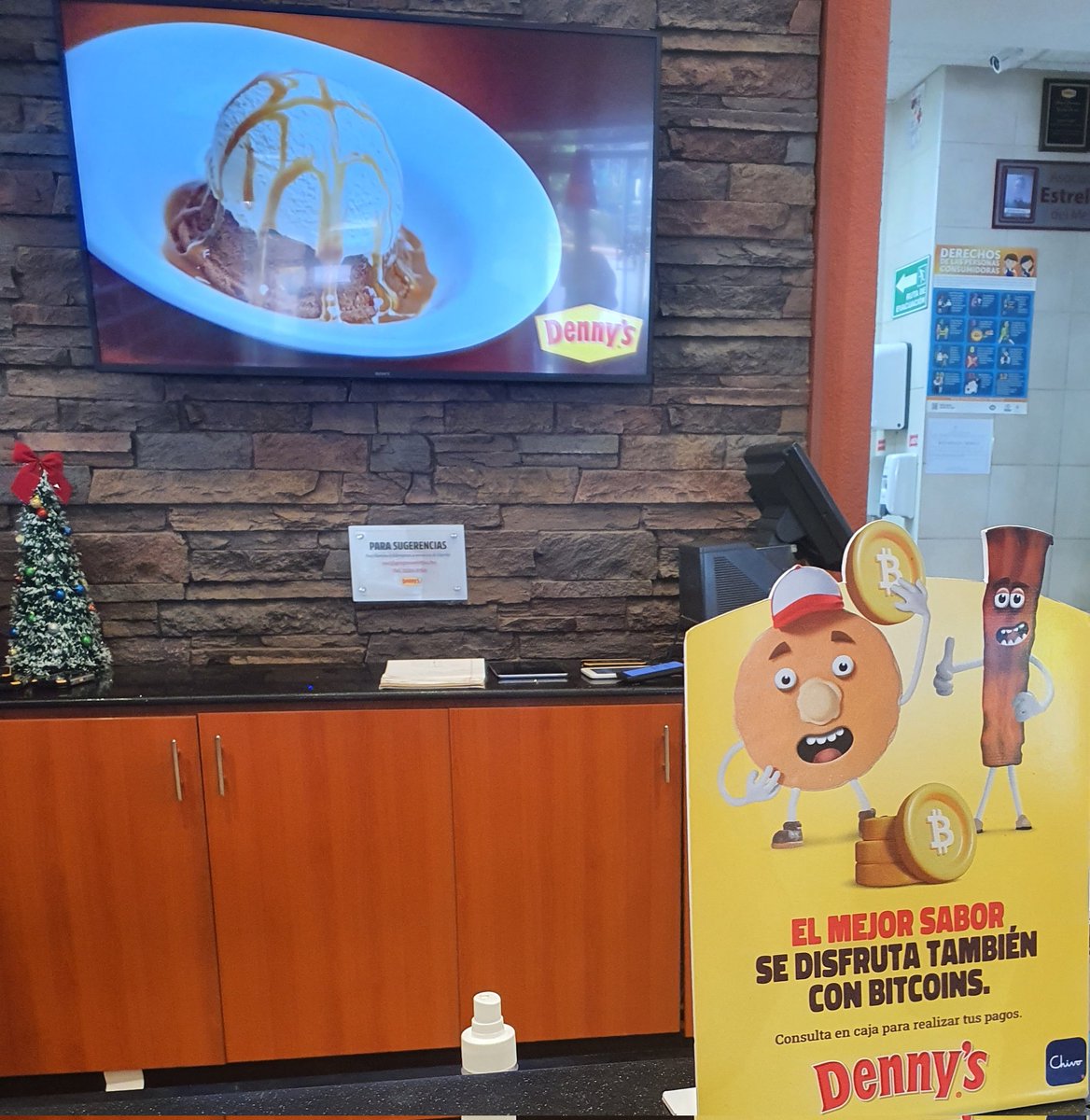 josepimpo's tweet photo. #Bitcoin $BTC ⚡ en @DennysDiner y comercios con Lightning Network en #ElSalvador #BTC 🚀 @Bitso por la ciudad y hasta #NFTs en #ElZonte 🧐😆💎🇸🇻 https://t.co/Z1K7aj50h3
