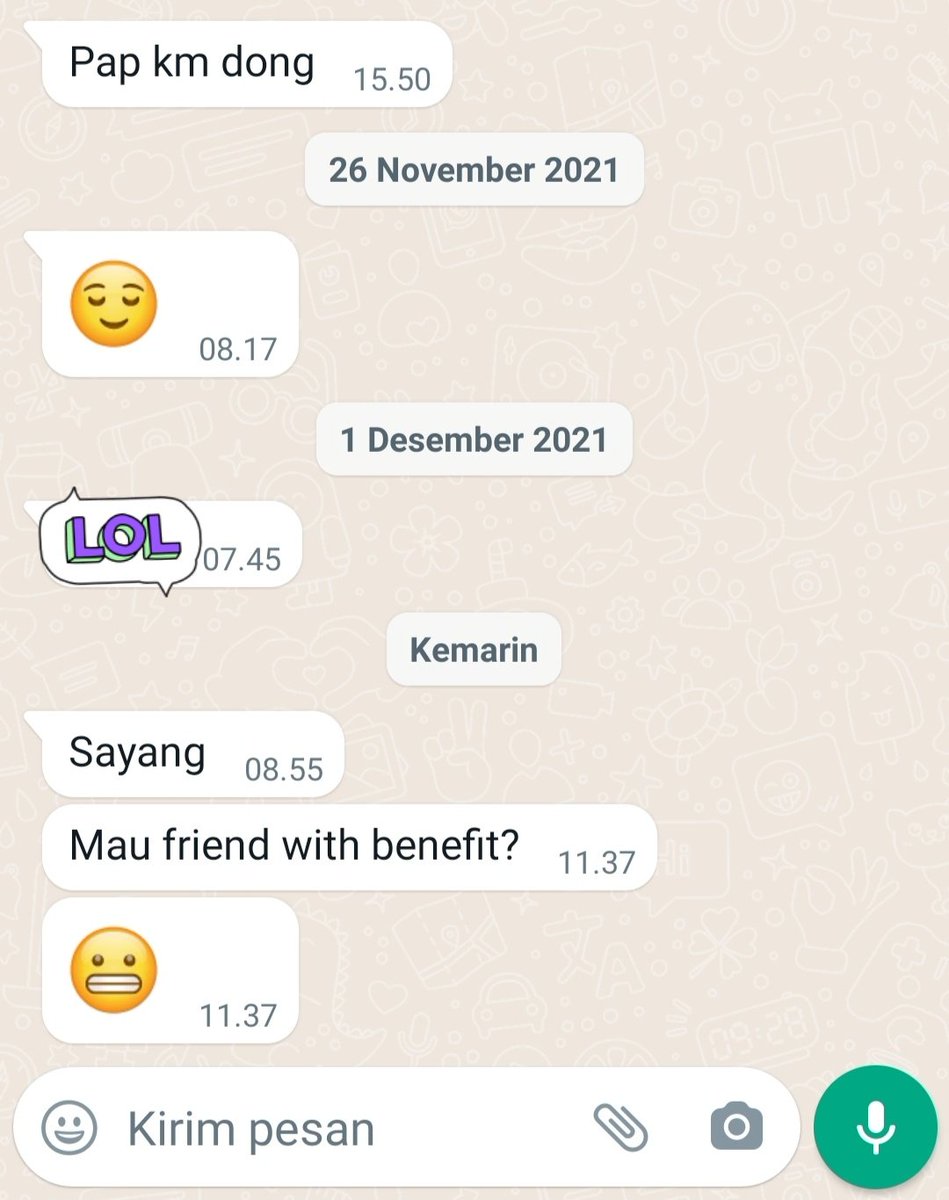 yourrandomfeel's tweet photo. Nah contohnya kayak gini. Gatau dia random ngirim ke semua kontak cewek di hpnya apa gmn. Gue ngasih nomor si niatnya tadinya baik, eh pas dikasih malah begini :) https://t.co/Dg2IBdiwZC
