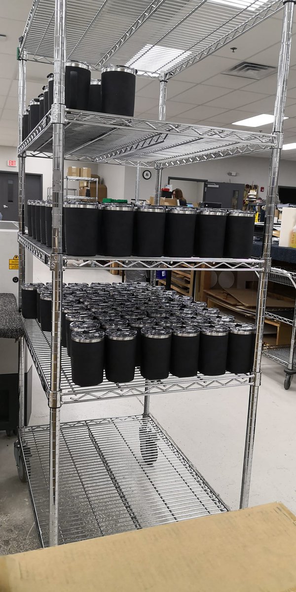 TheFinerLine's tweet image. Elves are hard at work! Champagne bottles to etch, Brumate drinkware to etch, and boxed gifts getting ready to ship. Down to our last 2 weeks of 2021!