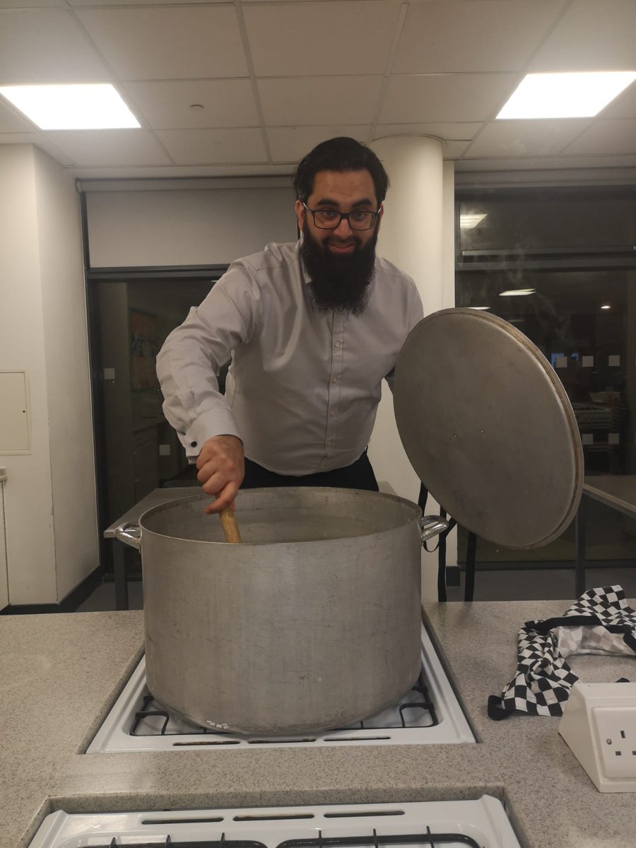 HighfieldLA's tweet photo. Bill's Staff Kindness Kitchen is open!  Our Head Girl and Head Boy have come to supervise! Smells delicious.  Proud to be cooking 150 meals for @amazinggraze57 This festive period bring some light and joy into your community. #Service #LeadingMyCommunity https://t.co/CZEm4wJoiJ