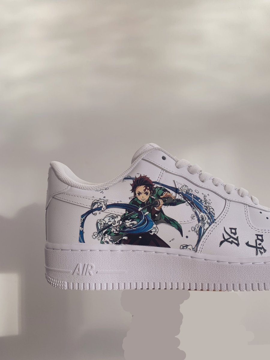kaiilabs_'s tweet photo. #DemonSlayer Custom Air Force 1’s 👩🏻‍🎨 https://t.co/FwzJXkZ3QG
