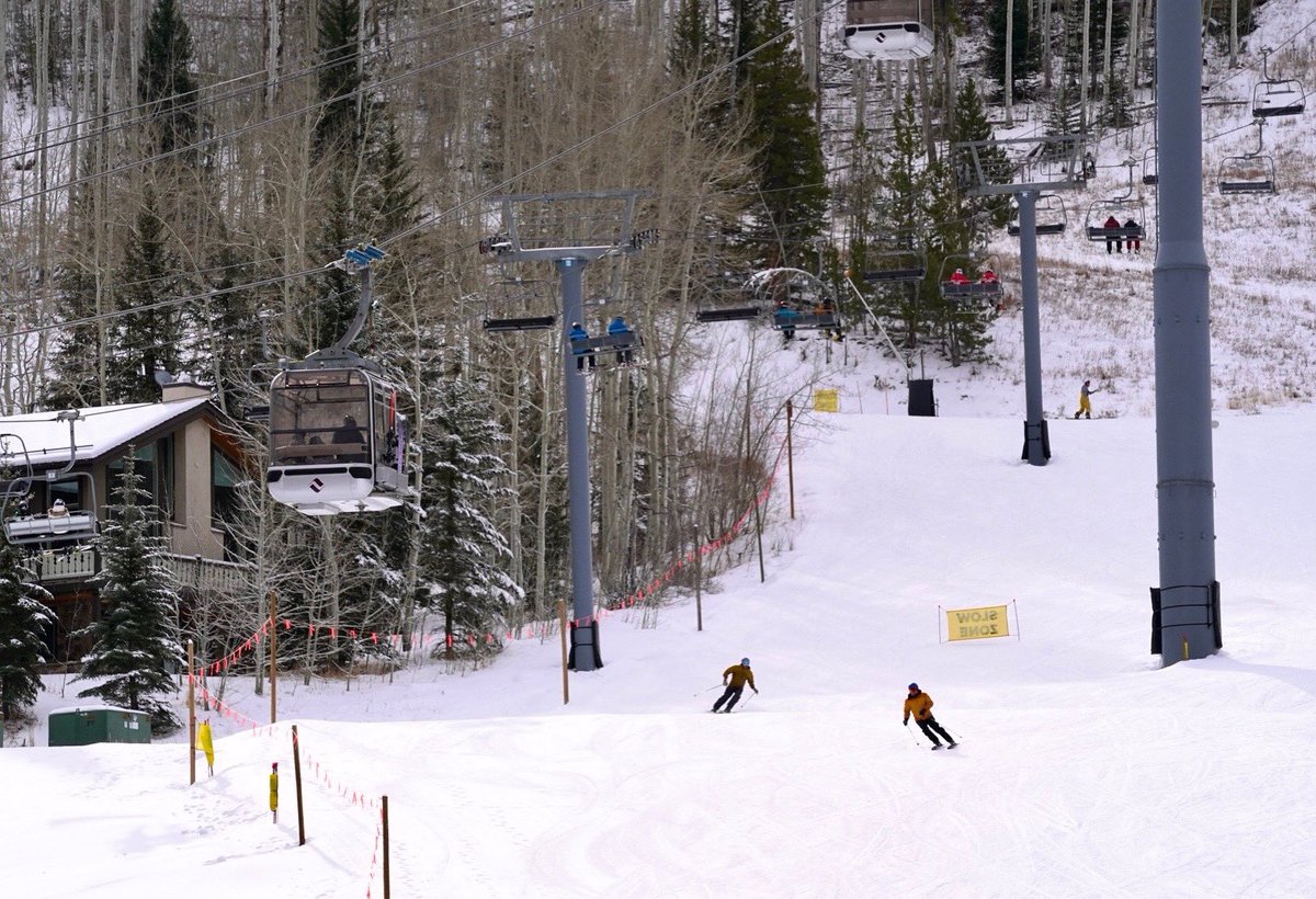 vailmtn's tweet photo. 🚨 Terrain Alert 🚨 Skiers and snowboarders can now access Vail Village and Lionshead Village from Gondola One and Eagle Bahn Gondola! Guests are able to egress the mountain at both villages. https://t.co/SXSYJefbts