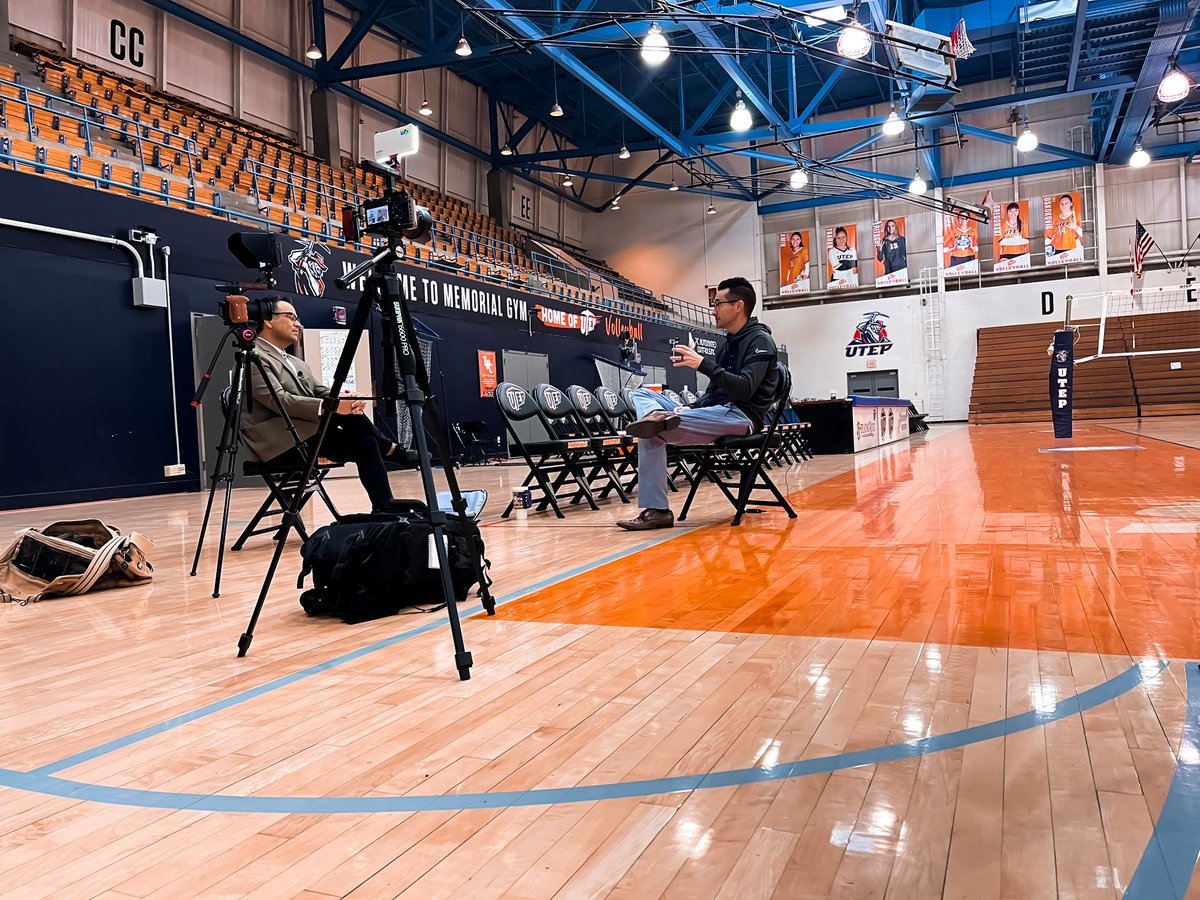 UTEPVB's tweet photo. 𝓘𝓷𝓽𝓮𝓻𝓿𝓲𝓮𝔀 with @CoachBenWallis 🎙

Preview the feature today at 5 pm! 👀

And Tune in Sunday at 10:30 pm on @KFOX14 📺 with @RobertKFOX14 for the full interview! ✨

#PicksUp #GoMiners #UTEPVolleyball https://t.co/uw0vXbiELW