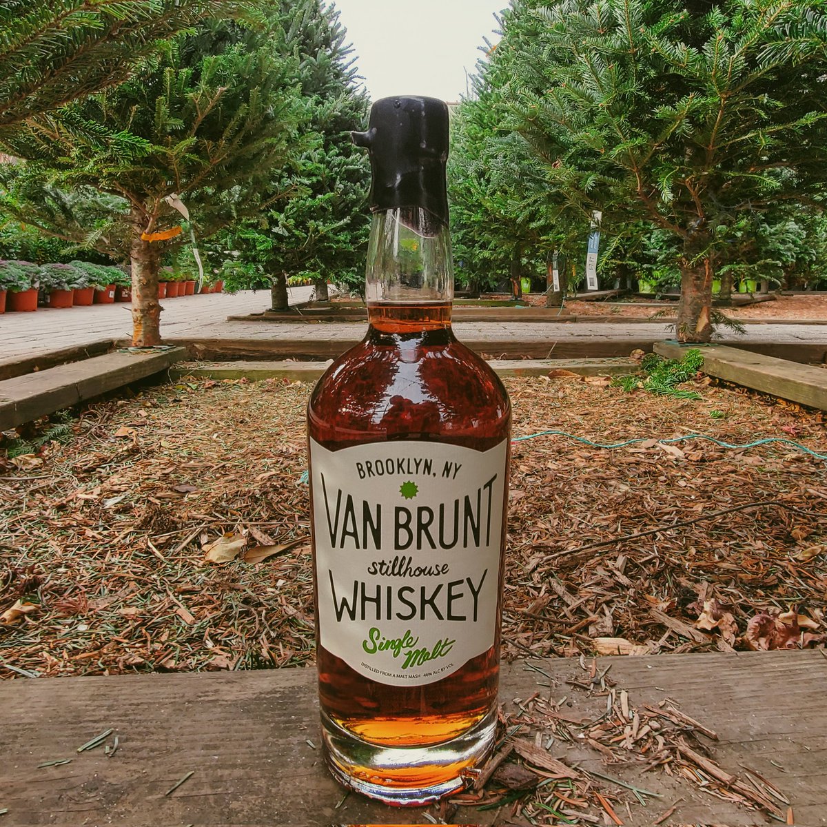 Double distilled &amp; aged in our ex-bourbon casks, the Winter release of our Single Malt whiskey is ideal for pours with friends &amp; family throughout the holidays 🥃 

#SmallBatch #RedHook #Brooklyn #CraftDistillery #NYDistilled #CraftWhiskey  #SingleMalt #Whiskeygram #Whiskey