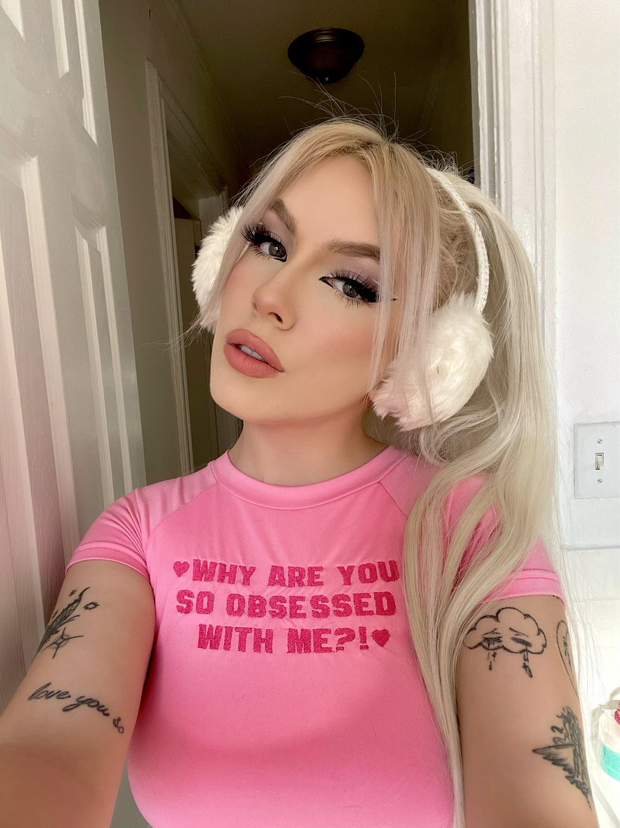 chrissychlapp's tweet photo. why r u so obsessed with me https://t.co/Cr1pdfjERC